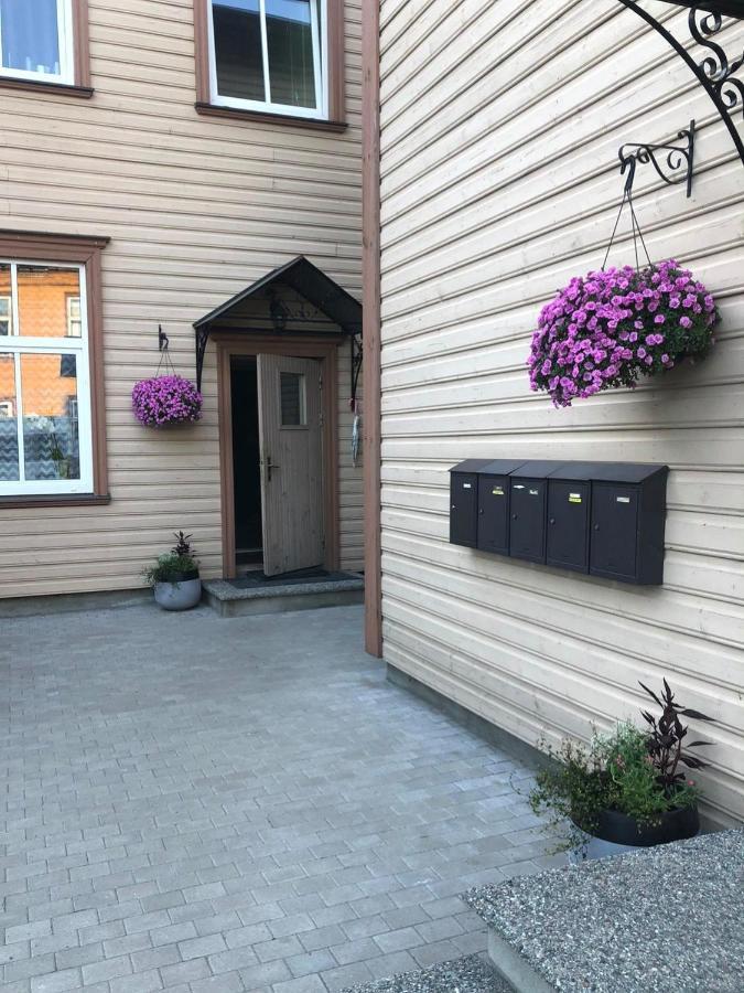 Spacious Holiday Apartment With Wifi And Parking Parnawa Zewnętrze zdjęcie